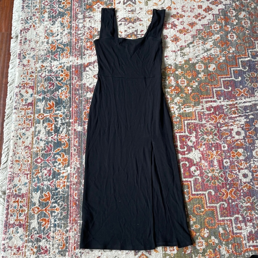 Ribbed, thick strap, sleek dress with slit